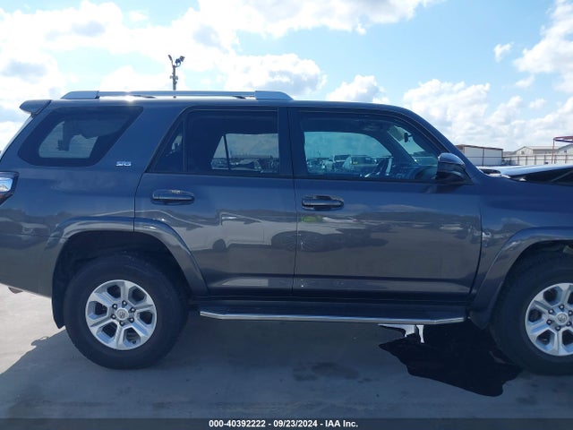 Toyota 4RUNNER SR5 2018 JTEBU5JR6J5562766 Image 14