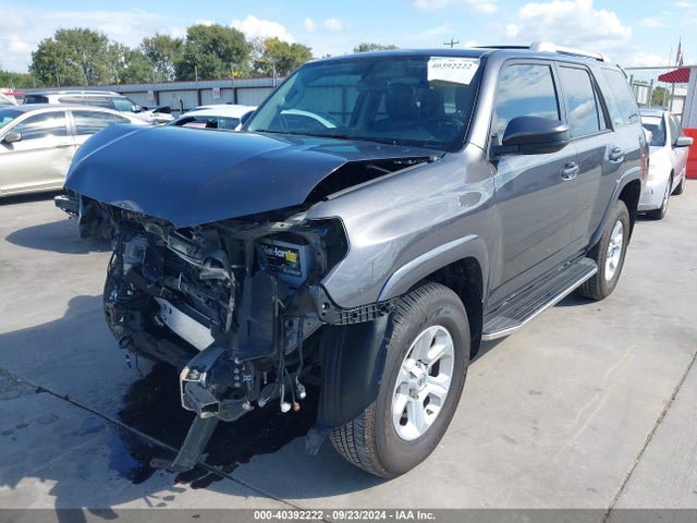 Toyota 4RUNNER SR5 2018 JTEBU5JR6J5562766 Image 2