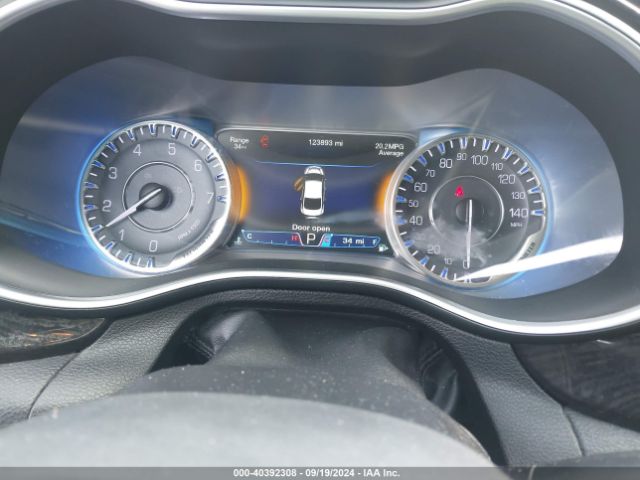 1C3CCCEG0GN100693 Chrysler 200 C