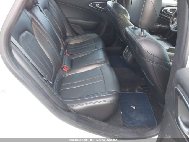 1C3CCCEG0GN100693 Chrysler 200 C