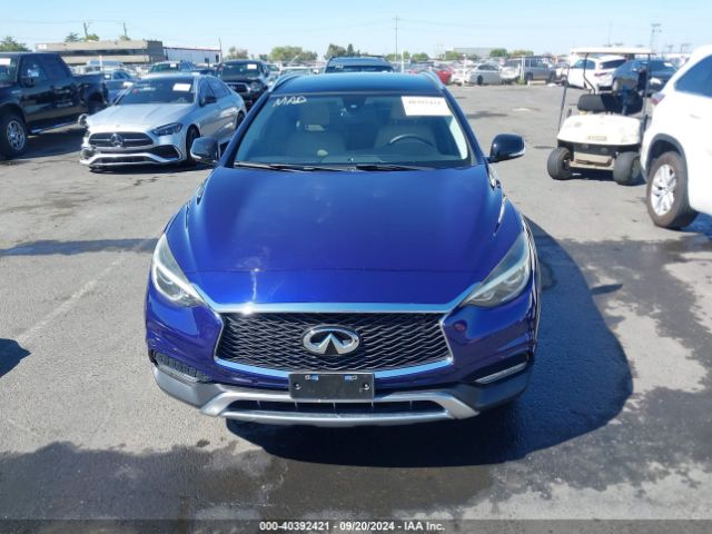 SJKCH5CR9HA035751 Infiniti Qx30 Premium