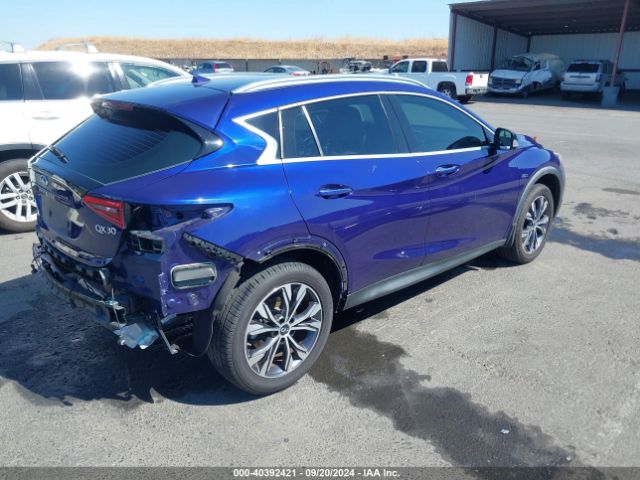 SJKCH5CR9HA035751 Infiniti Qx30 Premium