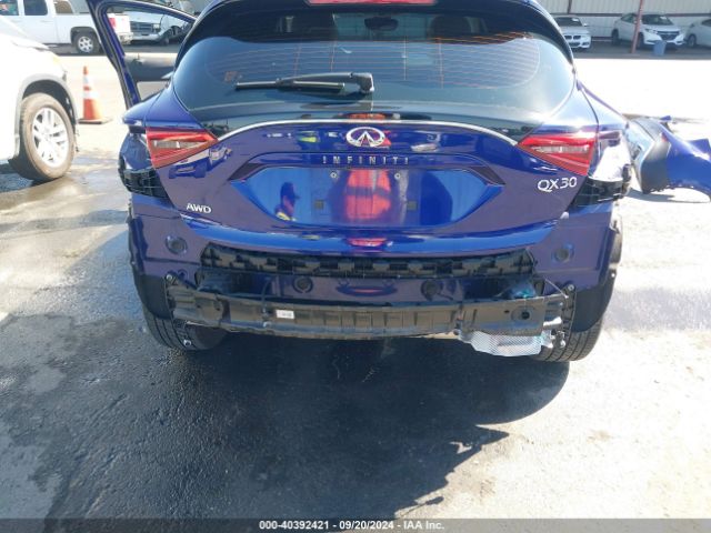 SJKCH5CR9HA035751 Infiniti Qx30 Premium