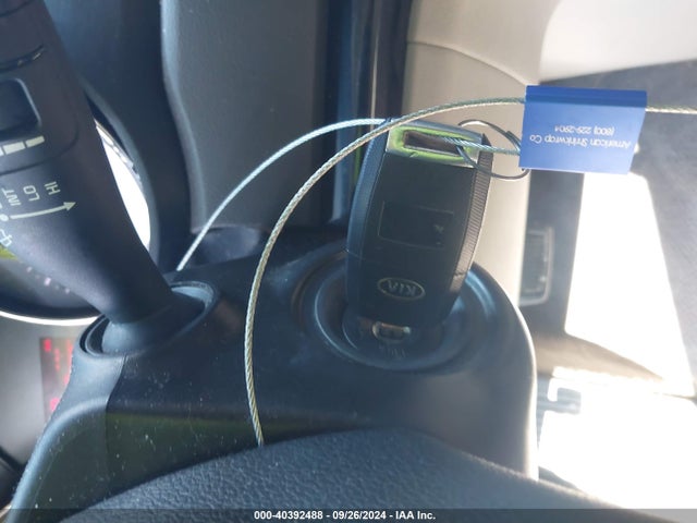 KIA SEDONA LX 2016 KNDMB5C19G6185797 Image 11