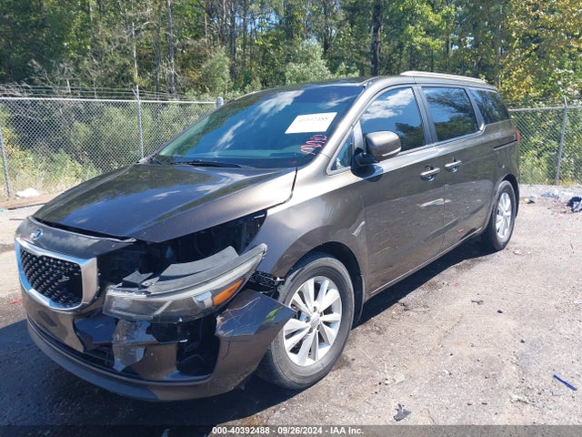 KIA SEDONA LX 2016 KNDMB5C19G6185797 Image 2