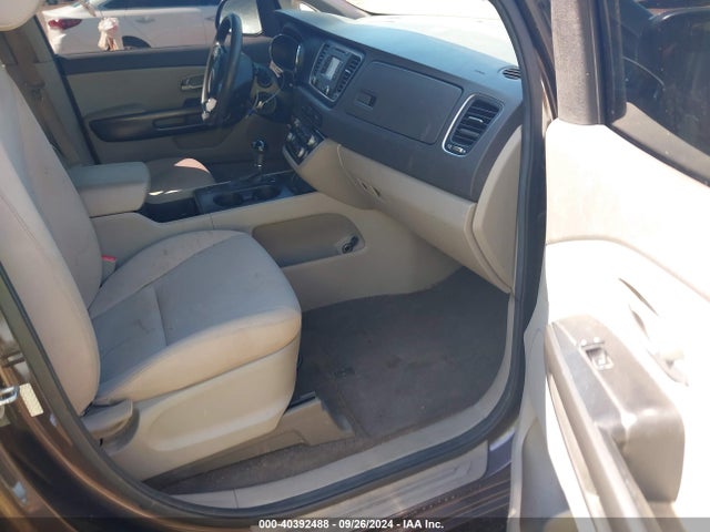 KIA SEDONA LX 2016 KNDMB5C19G6185797 Image 5