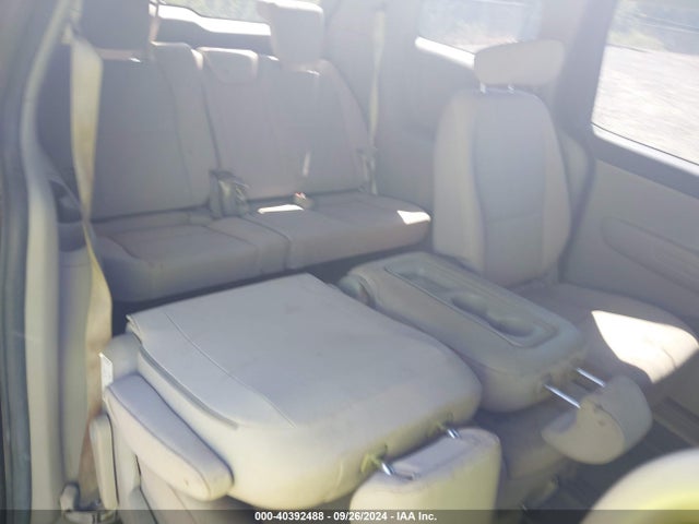 KIA SEDONA LX 2016 KNDMB5C19G6185797 Image 8
