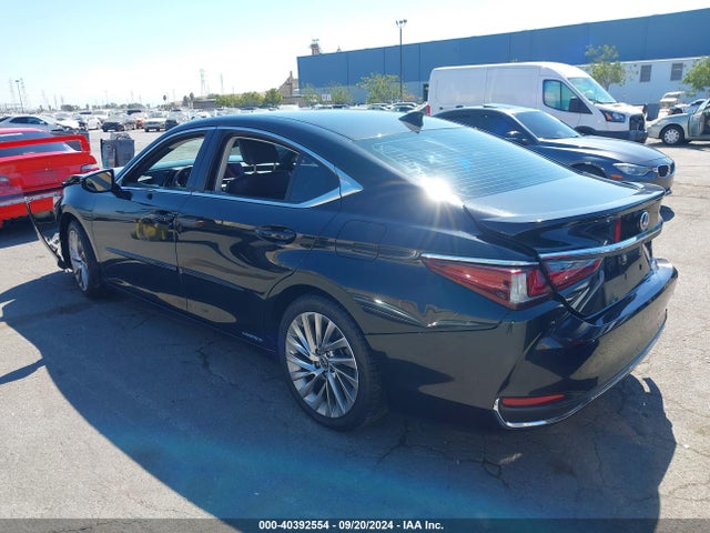 58AEA1C18MU001736 Lexus Es 300h Luxury