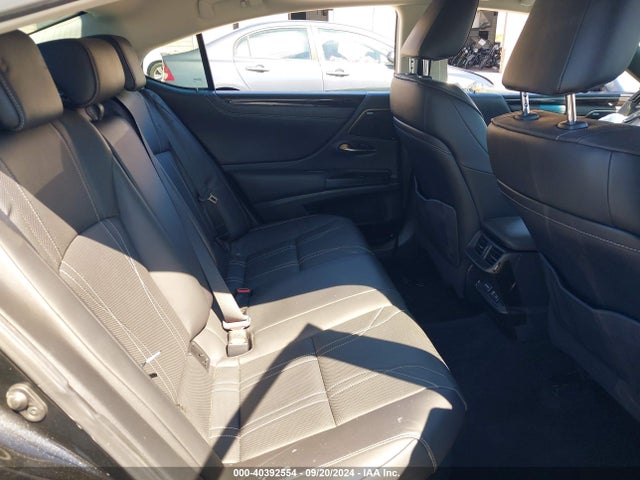 58AEA1C18MU001736 Lexus Es 300h Luxury