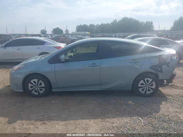 Toyota Prius Two 2018 JTDKBRFU6J3582784 Image 14