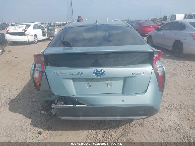 Toyota Prius Two 2018 JTDKBRFU6J3582784 Image 16