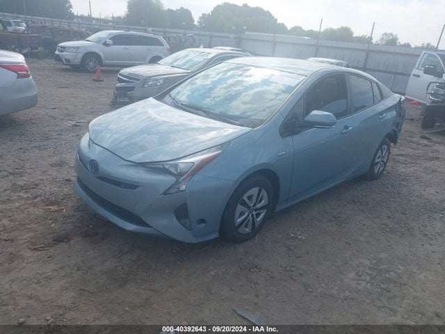 Toyota Prius Two 2018 JTDKBRFU6J3582784 Image 2
