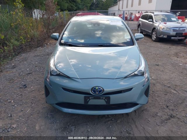 JTDKARFU2H3042667 Toyota Prius Four