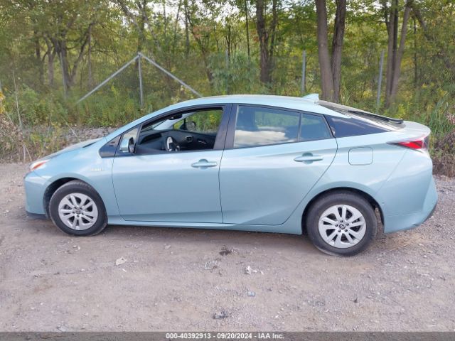JTDKARFU2H3042667 Toyota Prius Four