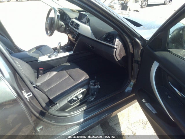 BMW 320i Xdrive 2018 WBA8A3C59JA494568 Image 5