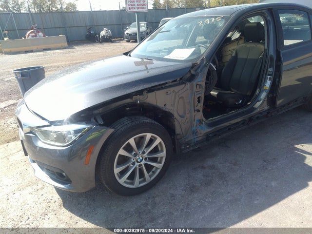 BMW 320i Xdrive 2018 WBA8A3C59JA494568 Image 6