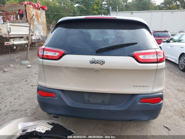 1C4PJLAB1FW589871 Jeep Cherokee Sport