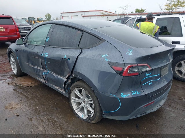 2023 TESLA MODEL Y 7SAYGDEE3PF878417 Photo 2