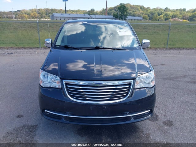 2C4RC1JG9GR111212 Chrysler Town & Country Limited
