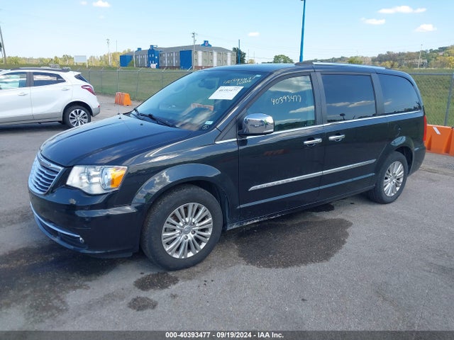 2C4RC1JG9GR111212 Chrysler Town & Country Limited