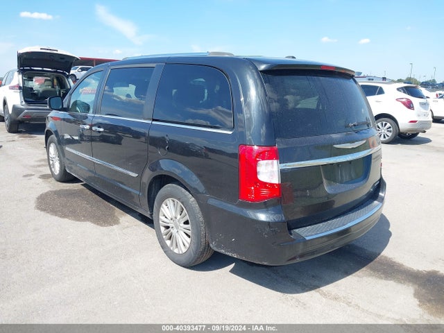 2C4RC1JG9GR111212 Chrysler Town & Country Limited