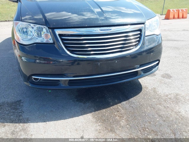 2C4RC1JG9GR111212 Chrysler Town & Country Limited