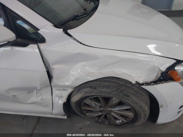 3VW217AU4FM025275 Volkswagen Golf Tsi S 4-door