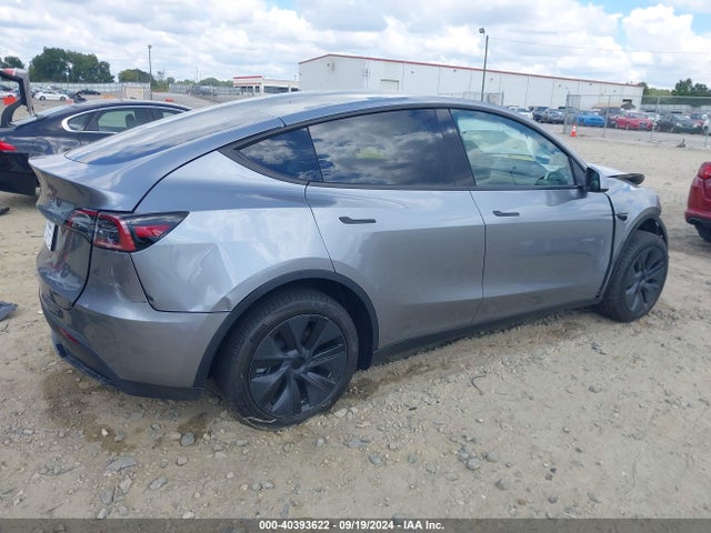2024 TESLA MODEL Y 7SAYGDED5RA322617 Photo 3
