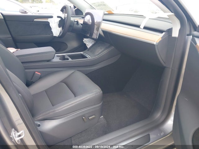 2024 TESLA MODEL Y 7SAYGDED5RA322617 Photo 4