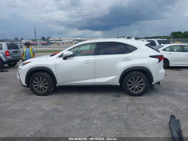 Lexus NX 300 2018 JTJYARBZ4J2097626 Image 14