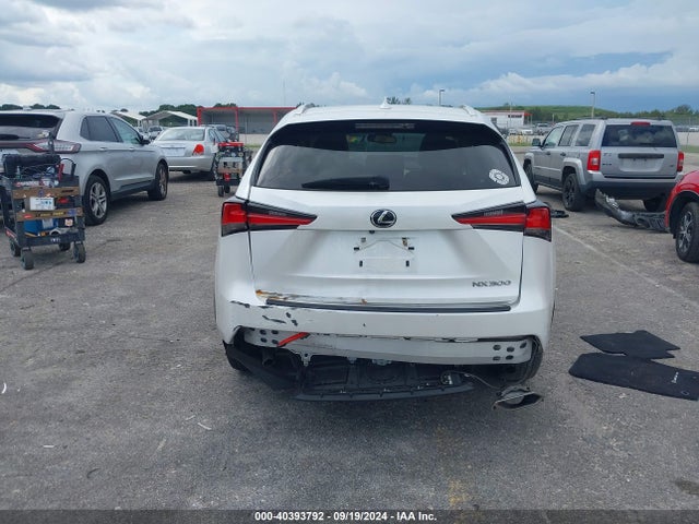 Lexus NX 300 2018 JTJYARBZ4J2097626 Image 16
