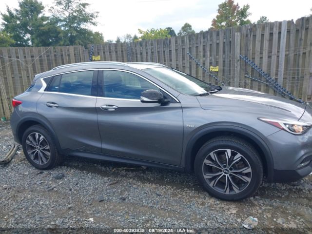 SJKCH5CR8JA053647 Infiniti Qx30 Premium