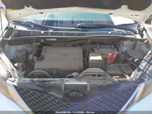 5TDXK3DCXES427950 Toyota Sienna Se 8 Passenger