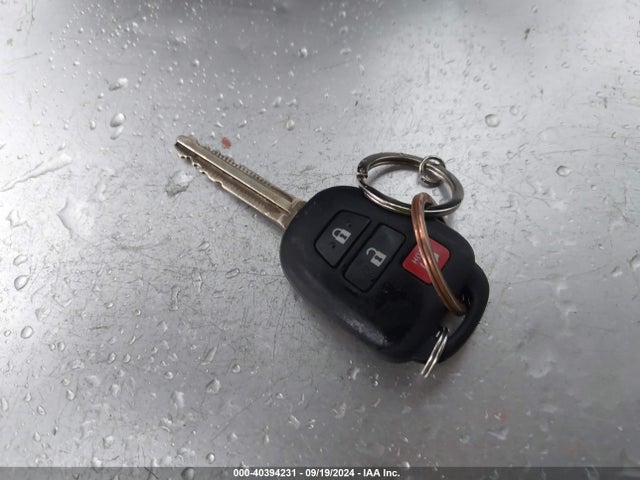 Toyota RAV4 LE 2017 JTMZFREVXHJ131702 Image 11