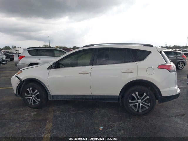 Toyota RAV4 LE 2017 JTMZFREVXHJ131702 Image 14