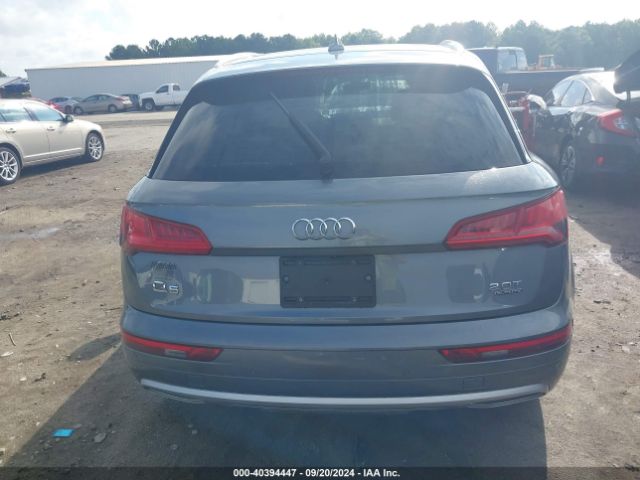 WA1CNAFY9J2026887 Audi Q5 2.0t Premium/2.0t Tech Premium
