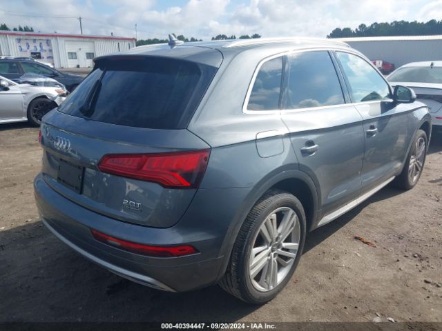 WA1CNAFY9J2026887 Audi Q5 2.0t Premium/2.0t Tech Premium