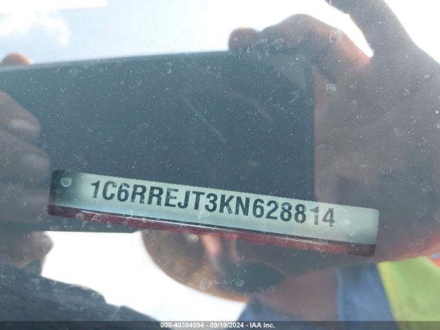 1C6RREJT3KN628814 RAM 1500 Laramie  4x2 5'7 Box