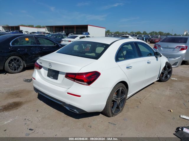 WDD3G4EB9KW035216 Mercedes-Benz A 220