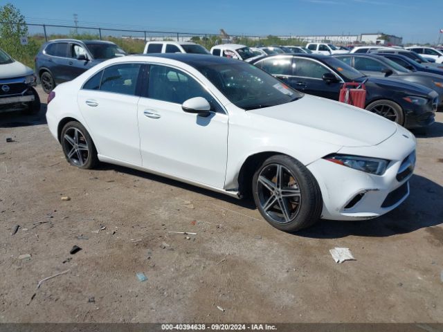 WDD3G4EB9KW035216 Mercedes-Benz A 220