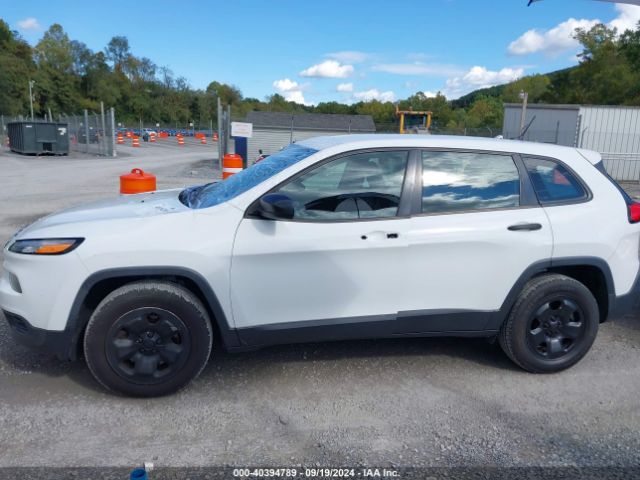 1C4PJMAB9FW741322 Jeep Cherokee Sport