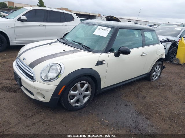 2009 MINI COOPER WMWMF33569TW71027 Photo 1