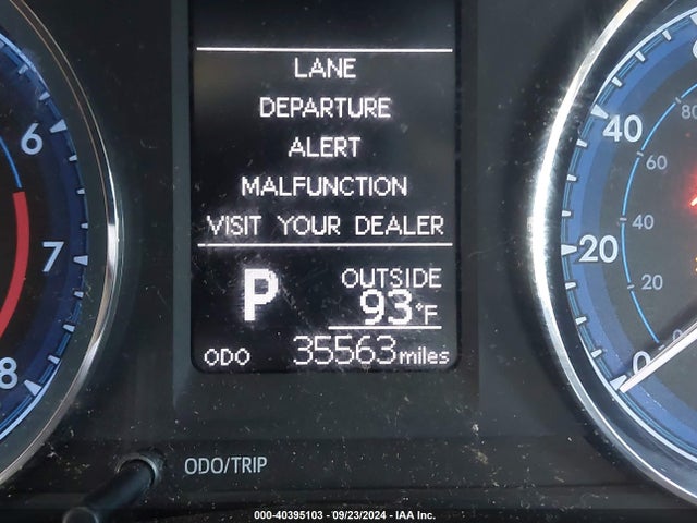 Toyota Corolla Le Eco 2017 5YFBPRHE9HP645515 Image 16