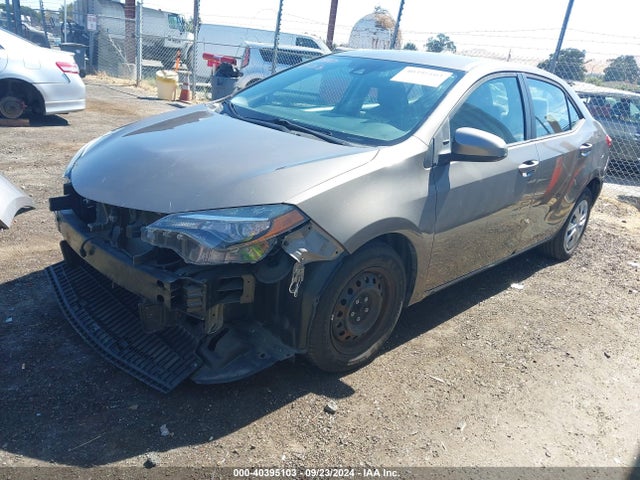 Toyota Corolla Le Eco 2017 5YFBPRHE9HP645515 Image 2