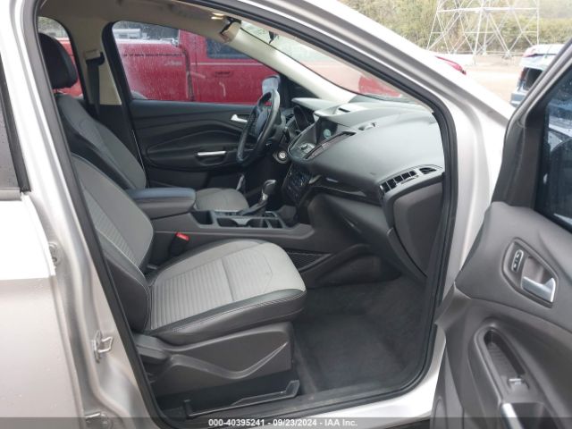 1FMCU0GD6HUC46562 Ford ESCAPE SE