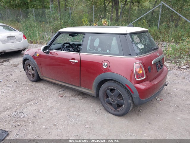 2009 MINI COOPER WMWMF33539TW73298 Photo 2