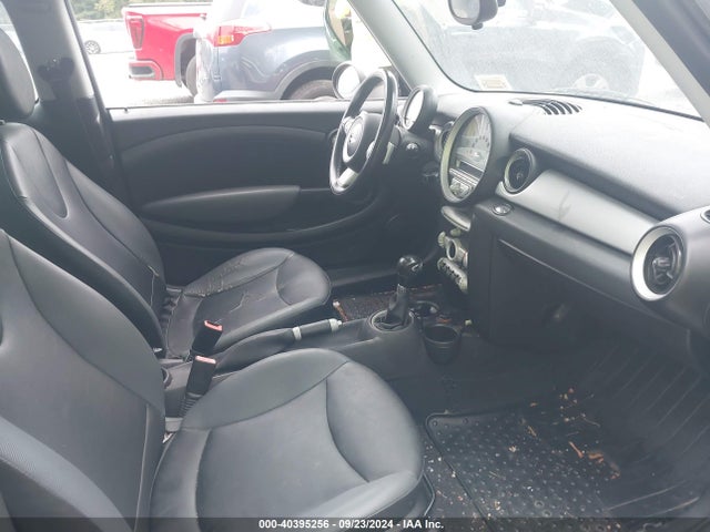 2009 MINI COOPER WMWMF33539TW73298 Photo 4