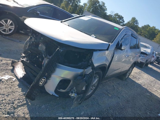 KIA SORENTO LX 2015 5XYKTCA69FG585183 Image 2