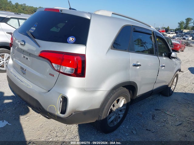 KIA SORENTO LX 2015 5XYKTCA69FG585183 Image 4