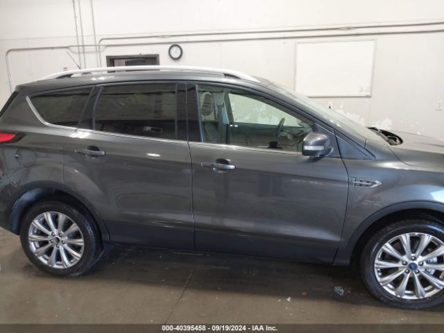 1FMCU9J90JUD60524 Ford Escape Titanium